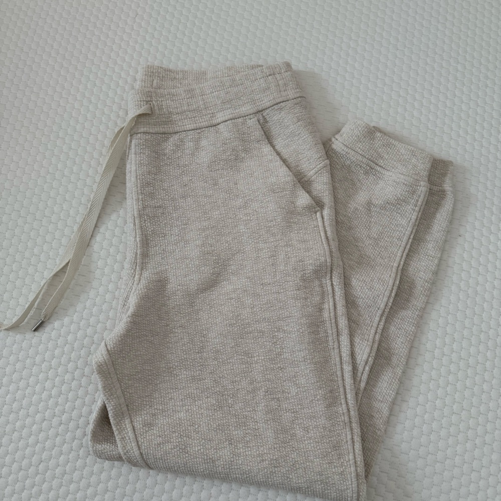Lululemon waffle joggers size 6